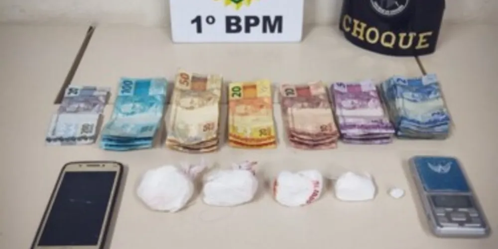 Drogas e celulares foram apreendidos em residência no bairro de Olarias