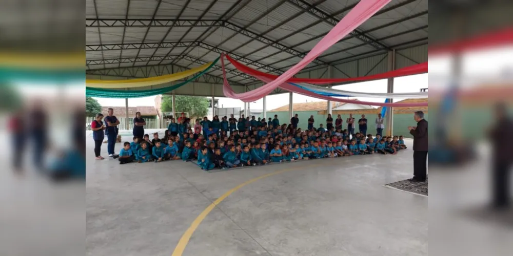 Vários momentos levaram alegria e diversão aos educandos, educadores e funcionários