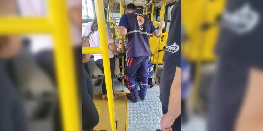 Mulher passa mal em ônibus em Ponta Grossa