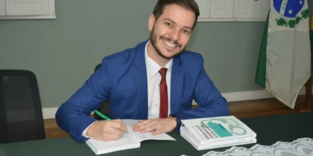 Dr. Derick é delegado titular do 02° e 04° Distritos Policiais de Ponta Grossa