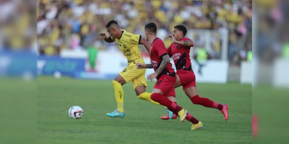 Em um jogo emocionante, Furacão busca o empate e garante o resultado com um jogador a menos