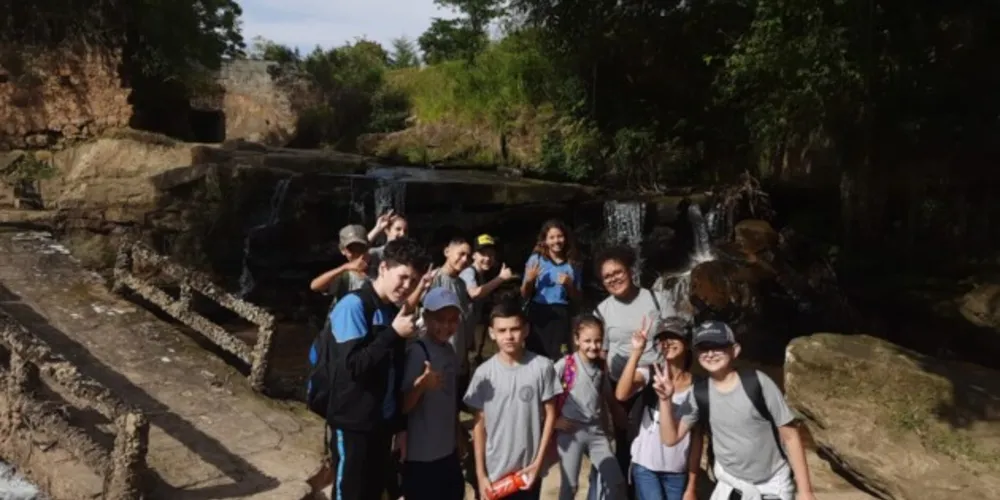 Os alunos visitaram pontos turísticos da cidade e realizaram um piquenique