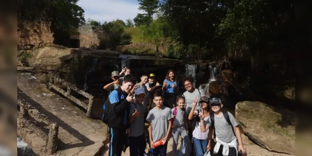 Os alunos visitaram pontos turísticos da cidade e realizaram um piquenique