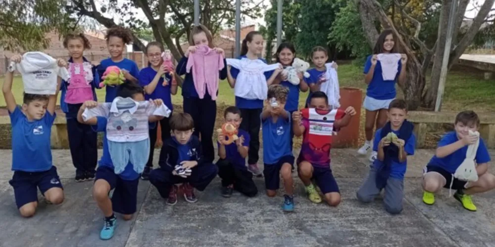 Como parte da proposta, os alunos levaram peças que fizeram parte de seu crescimento