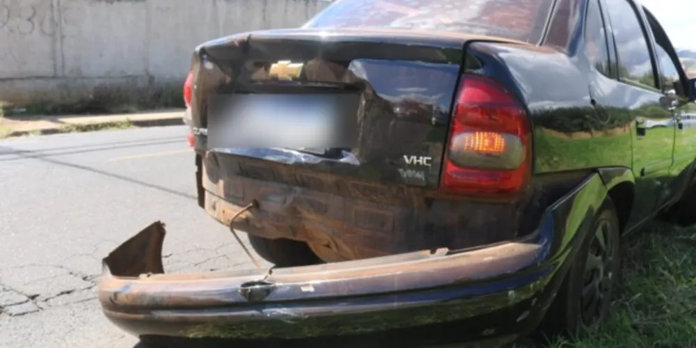 Homem de 20 anos sofreu lesões na perna e na costela; Equipe do Siate foi deslocada ao local