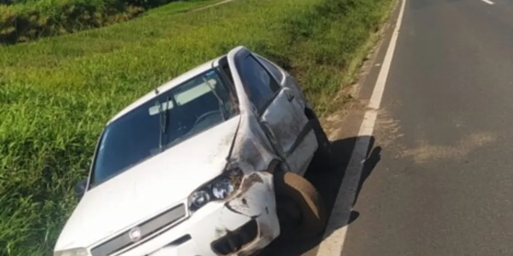 Veículo perdeu o controle enquanto seguia sentido Ponta Grossa