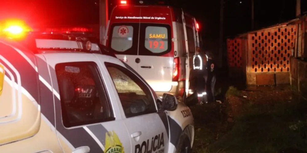 Equipes da Polícia Militar foram acionadas até o local do crime e isolaram a área