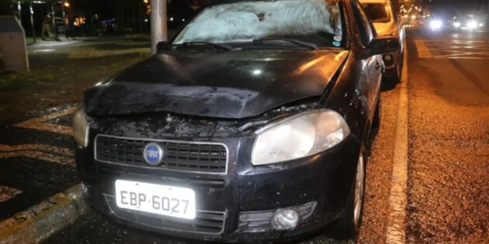 Equipes do Corpo de Bombeiros foram acionadas para atender a ocorrência e conter o avanço das chamas