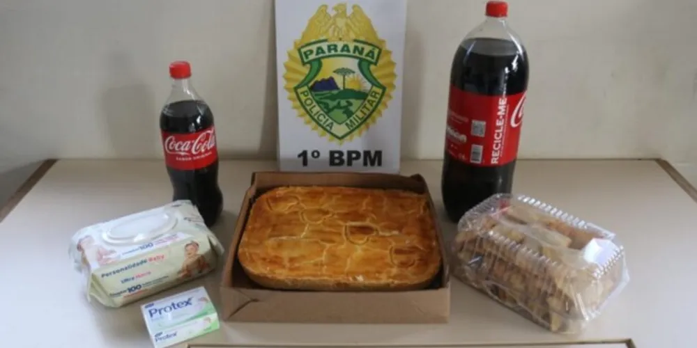 Nesta quarta-feira (19), ela foi abordada enquanto comprava um empadão, duas garrafas de refrigerante, um pacote de lenços umidecidos, um sabonete e pastéis