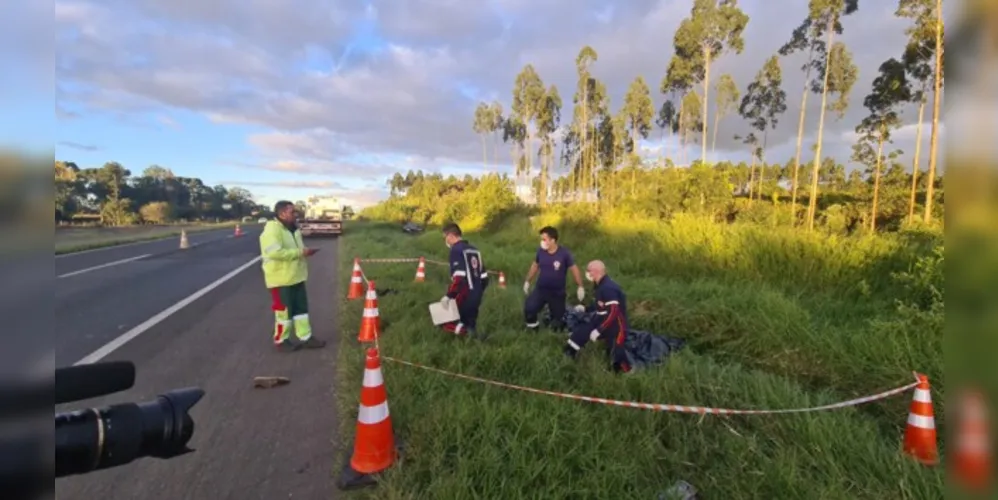 Equipes de socorro, agentes do setor de Criminalística e do Instituto Médico Legal (IML) também prestaram atendimento no local