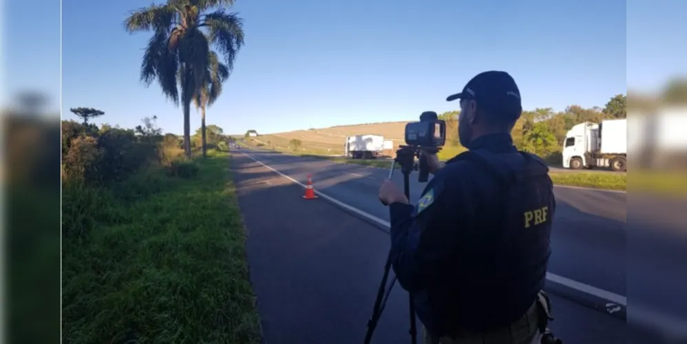 Mais de mil veículos foram flagrados acima da velocidade permitida