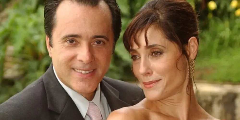 Helena (Christiane Torloni) e Téo (Tony Ramos) são casados, em Mulheres Apaixonadas
