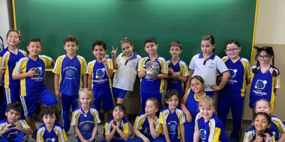 As atividades envolveram uma conversa sobre o surgimento da data, a elaboração de chocolates e até mesmo cuidar de um coelho real