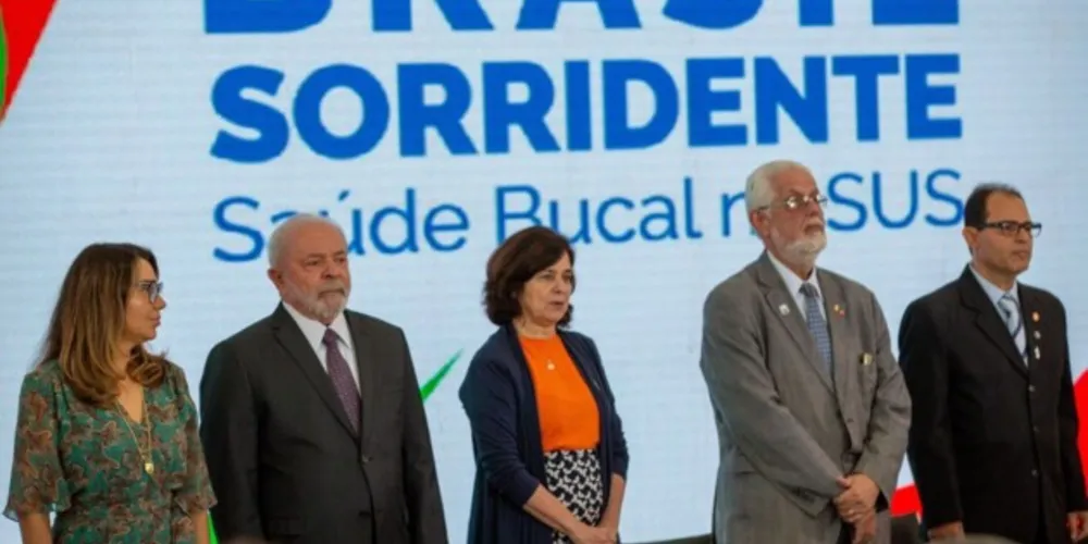 Durante cerimônia, Lula destacou que a promoção à saúde bucal passa pelo acesso aos demais serviços