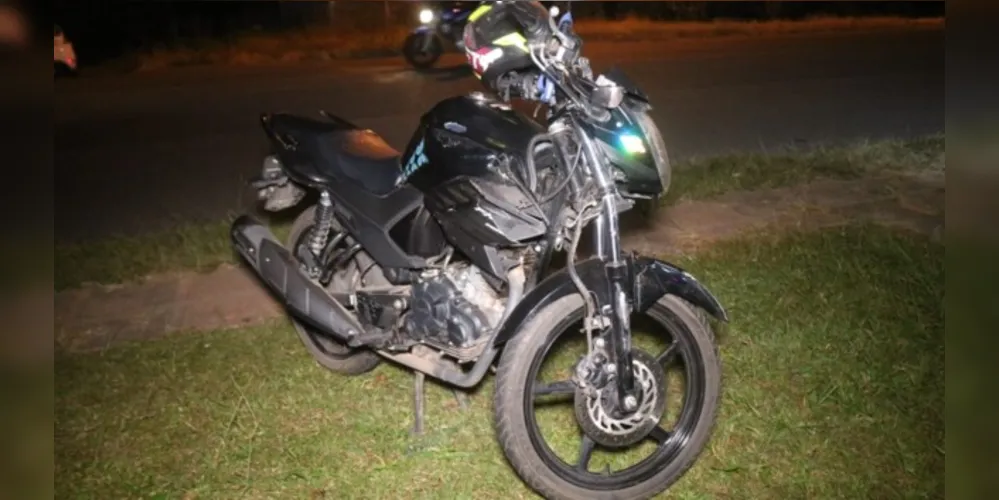 Moto em que jovem de 19 anos estava atingiu a lateral do carro