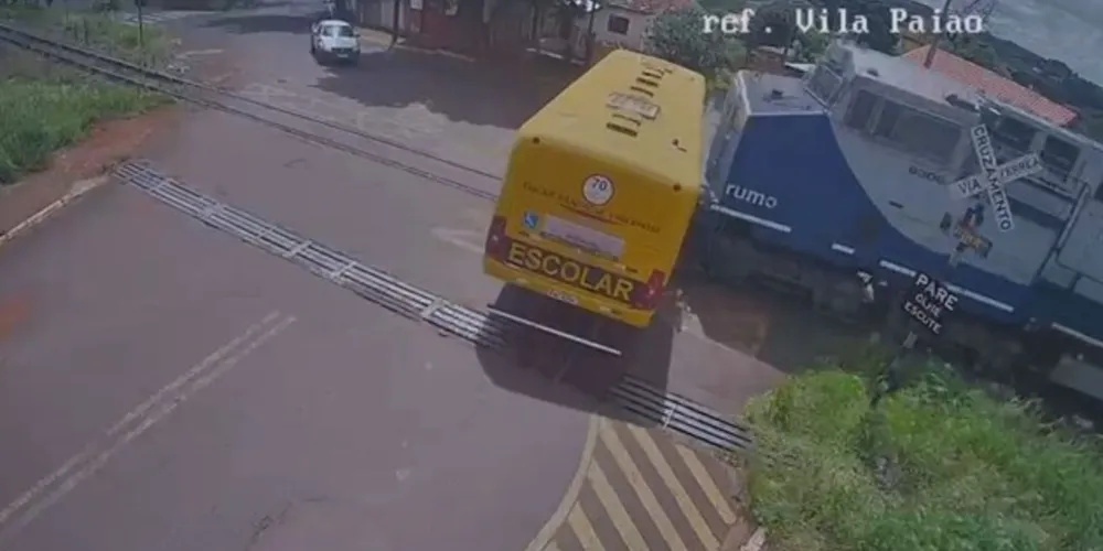 Dois alunos da Apae morreram no local do acidente