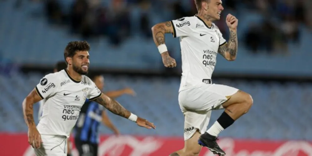 Roger Guedes marcou dois na vitória do alvinegro paulista