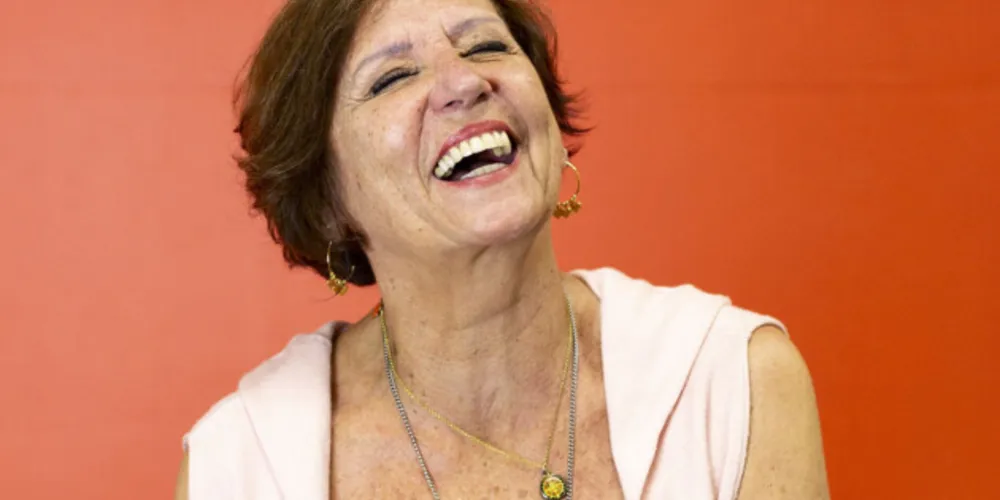 Conheça a bailarina mais antiga em atividade do País