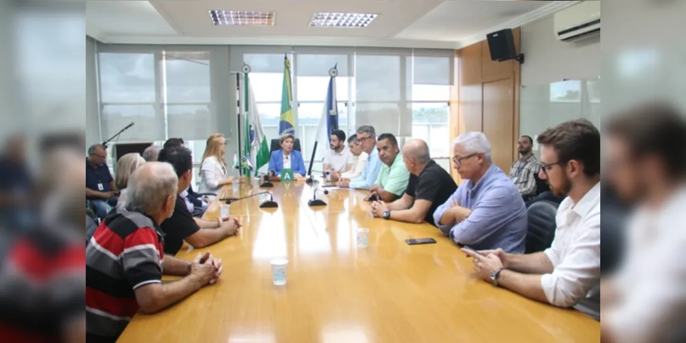 Redução na tarifa e prorrogação do contrato atual foram tratados em reunião com vereadores