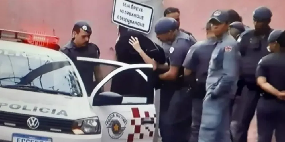 Autor do ataque foi contido por policiais que foram até o local