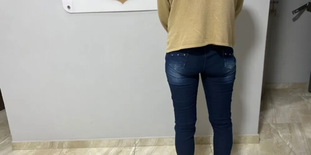 Mulher foi presa nesta terça-feira (28), por autorização judicial