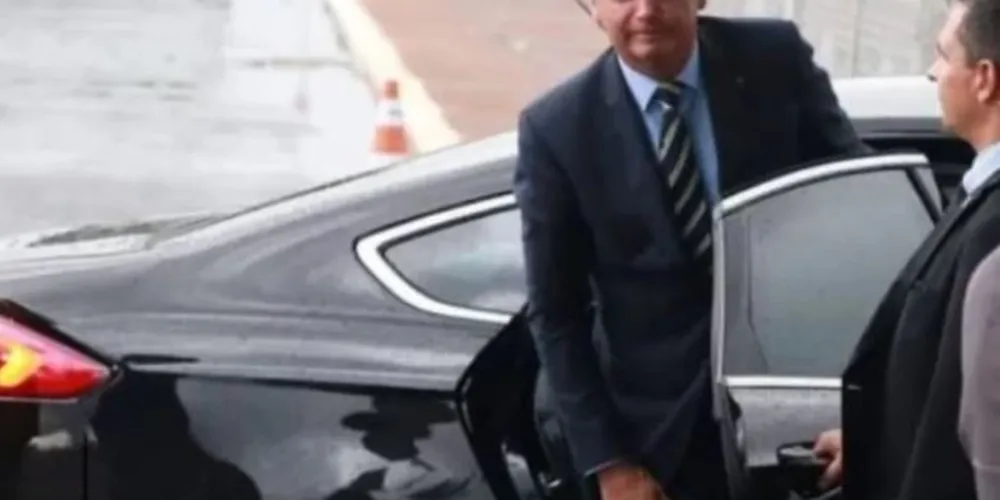 Jair Bolsonaro (PL) deixou a sede da Polícia Federal (PF) às 17h40 desta quarta-feira (5)