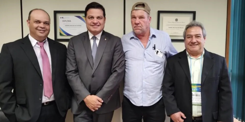 Além da Marcha, o prefeito Butina achou um tempo na agenda para visitar o deputado federal Sandro Alex