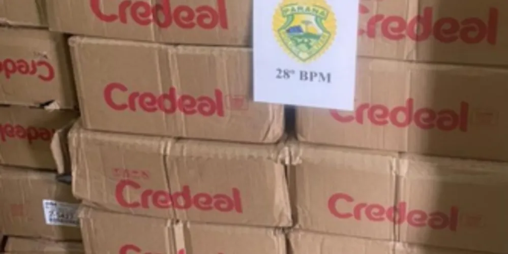 No total, 25 caixas com cadernos escolares foram recuperadas