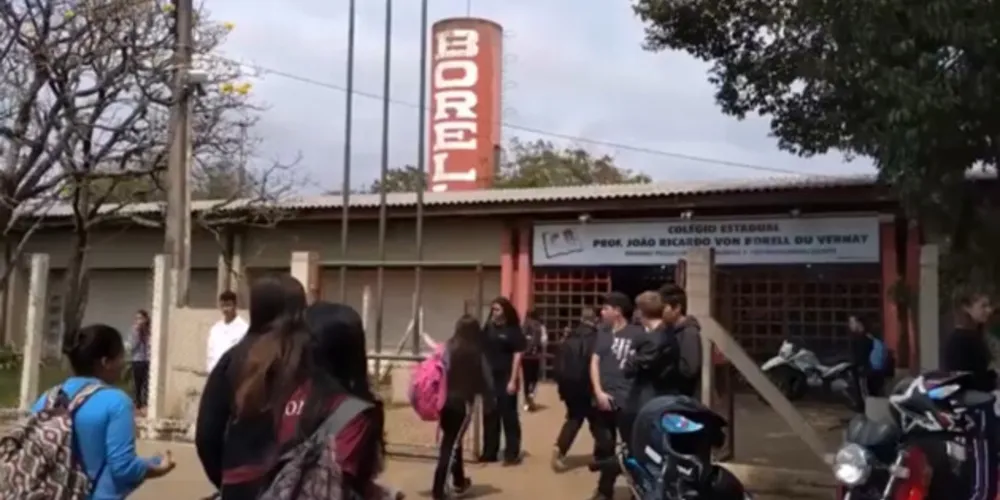 Localizado em Uvaranas, colégio é um dos maiores de Ponta Grossa