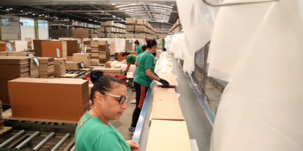 O setor industrial ficou positivo em Ponta Grossa e no Estado do Paraná