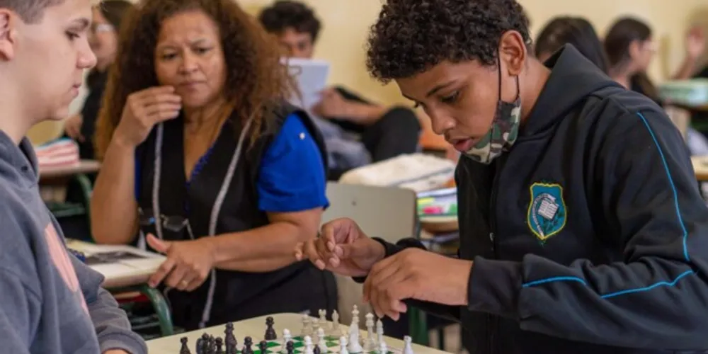 Cerca de 5.696 estudantes autistas contam com o acompanhamento de professores capacitados