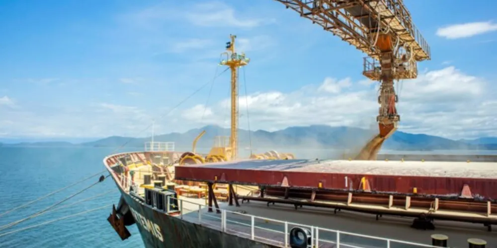 Responsável por 56% de todo faturamento, farelo de soja impulsiona trimestre recorde na cidade