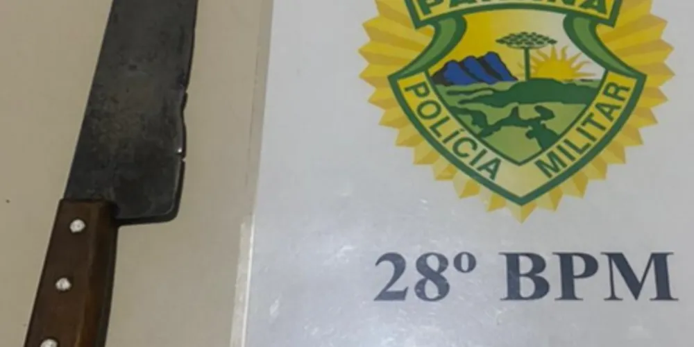 Facão de 22 centímetros foi apreendido pela Polícia