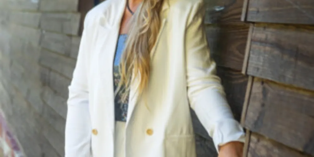 Cada dia mais jovial e dona de sí, Sharon é o tipo de mulher que a maturidade acrescenta mais charme e personalidade