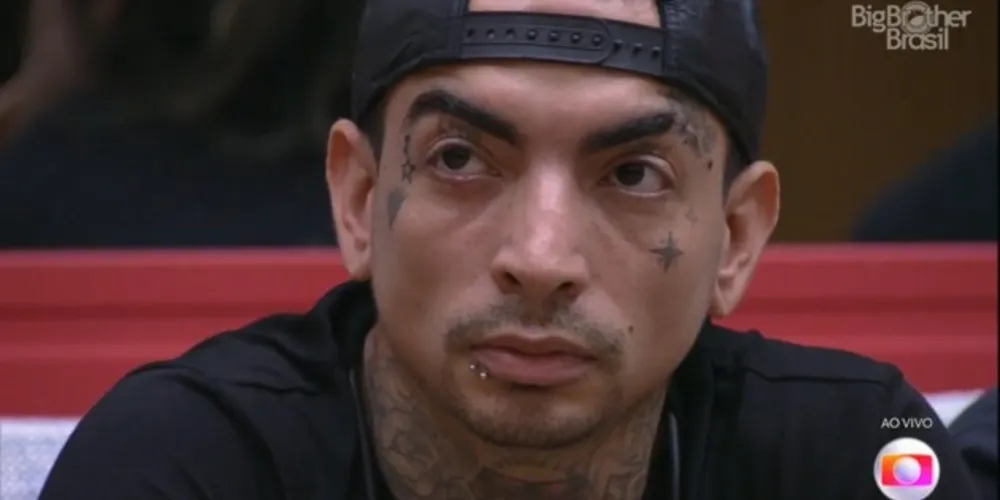 MC Guimê compareceu à Delegacia Especializada no Atendimento à Mulher (Deam), em Jacarepaguá (RJ), na manhã desta segunda-feira (20)