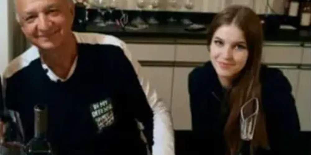 A adolescente é a terceira esposa do empresário