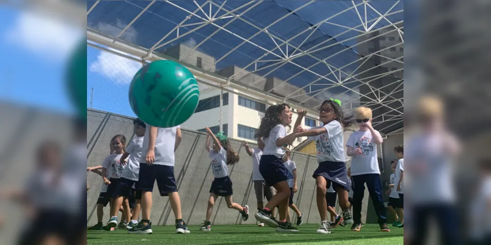 Nas salas de aula e nas áreas externas do colégio, os alunos tiveram uma semana intensa de imersão cultural e linguística, além de atividades que exploraram coordenação motora