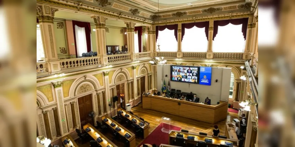 Polícia esteve no gabinete da vereadora na Câmara