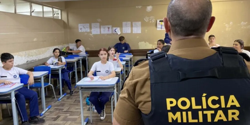 A ação simulou uma invasão real ao colégio, com uso de simulacros de arma branca e de fogo