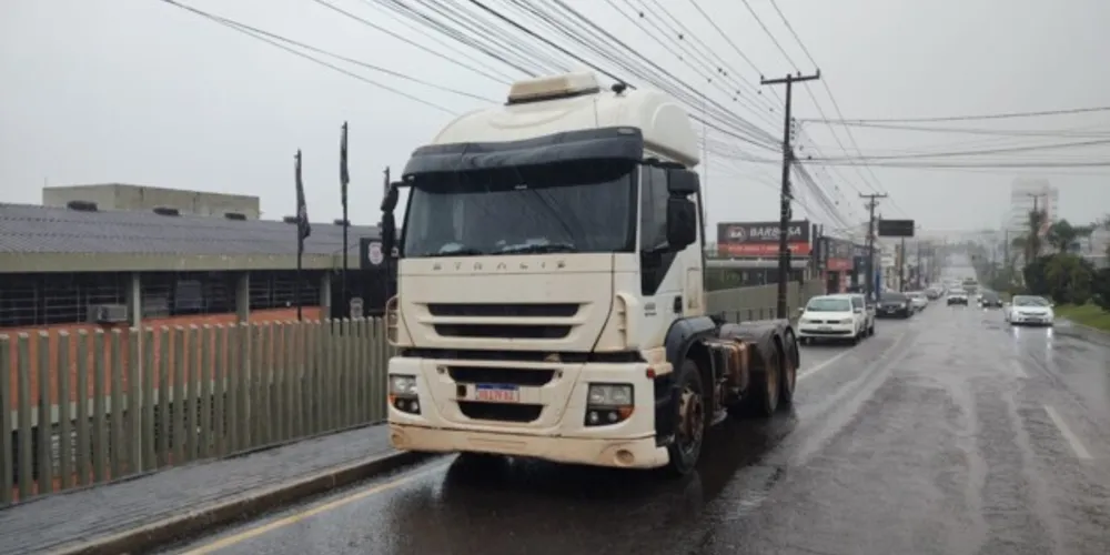 O veículo estava abandonado em via pública, segundo informou a equipe de monitoramento