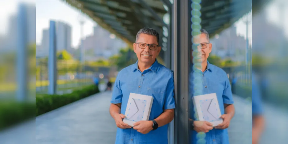 'A Ninguém e Poesia Reunida’ conta com 500 páginas com toda a poesia produzida por Miguel Sanches Neto