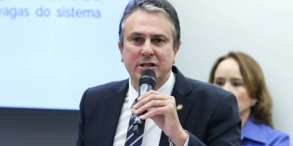 Sobre a crescente violência nas escolas, o ministro afirmou que os episódios causam indignação e enumerou as medidas tomadas pelo governo