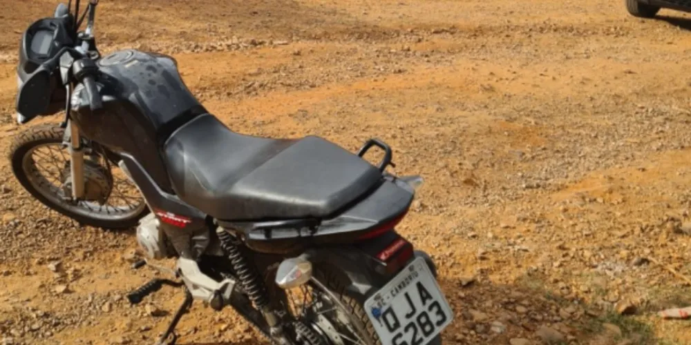 Moto que teria sido utilizada em roubo no Cará-Cará foi apreendida