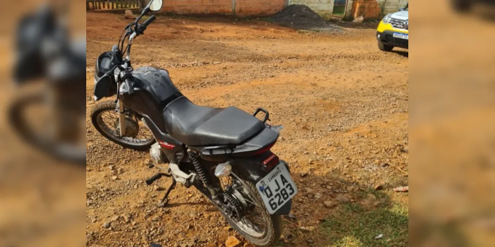 Moto que teria sido utilizada em roubo no Cará-Cará foi apreendida