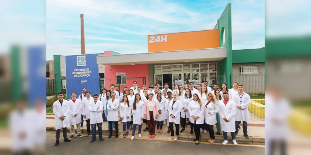 Durante o encontro, a prefeita destacou o esforço das equipes para viabilizar a ampliação do quadro de médicos atuantes no sistema público da cidade e o impacto dessa conquista para a população.