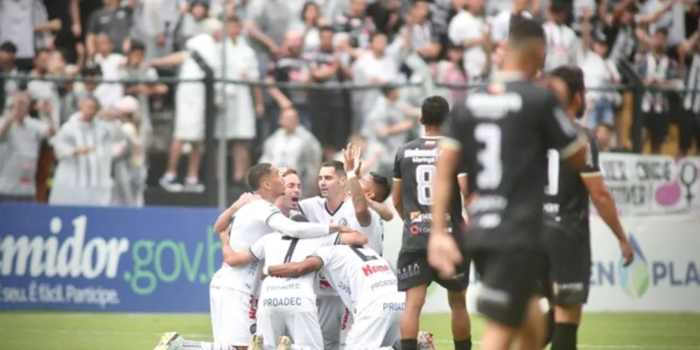 Operário confirma favoritismo e vence time de Maringá em Vila Oficinas