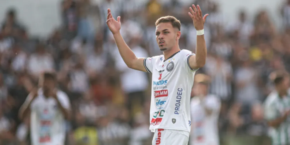 Fantasma mesclou jogadores no primeiro teste visando a estreia na Serie C, em maio