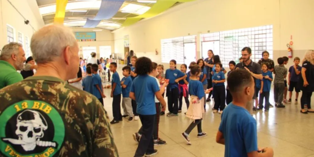 A escola atende crianças das vilas Lagoa Dourada, Londres, Costa Rica 1 e Panamá