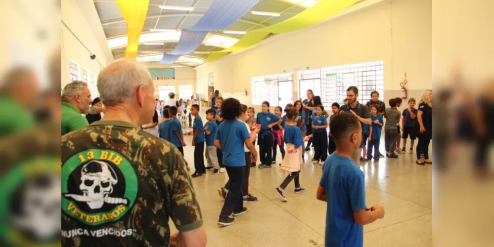 A escola atende crianças das vilas Lagoa Dourada, Londres, Costa Rica 1 e Panamá