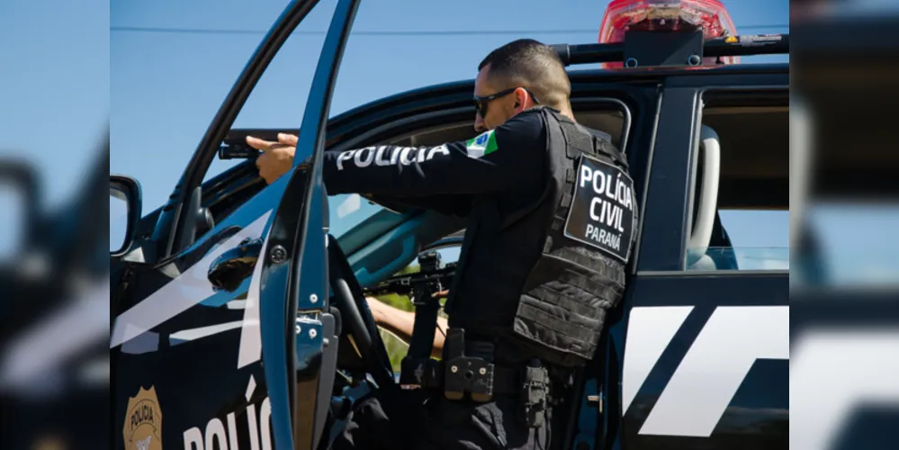 Policiais civis cumpriram um mandado de busca no antigo endereço do suspeito